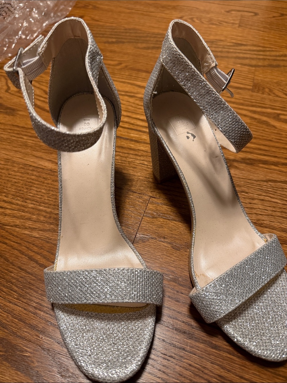DB studio chunky heel silver glitter open toe sandals 3" heel -- size 9